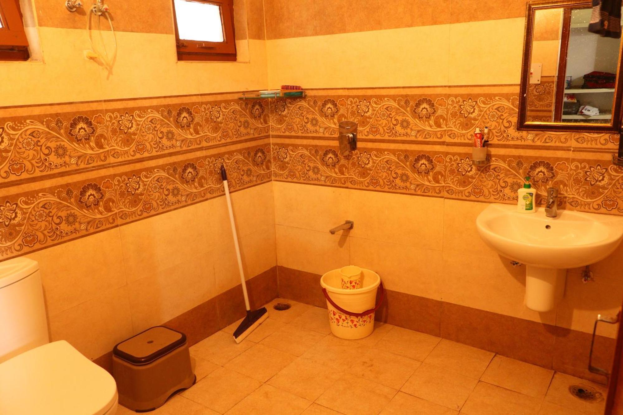 The Deodar Inn Pauri Екстер'єр фото